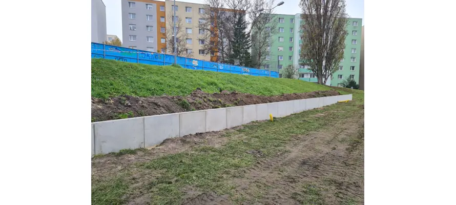 Bežecká dráha je odvodnená
