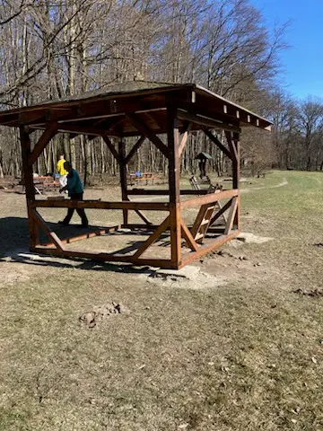 Altánok z námestia nájdete na Kačínskej lúke