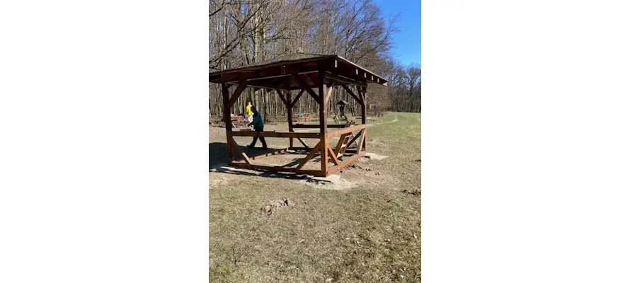 Altánok z námestia nájdete na Kačínskej lúke