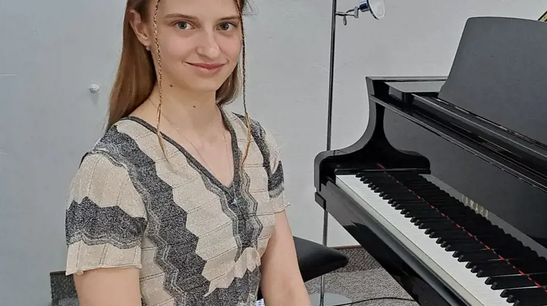 Bronz z Rumunska, srdce pre vedu: Olívia Živčičová patrí medzi mladé vedecké talenty sveta