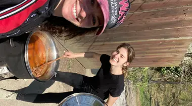 Viktória Harkabus Jurištová a Katarína Krajčovičová: Pred rokom zbierali peniaze, dnes majú vypredané hľadisko