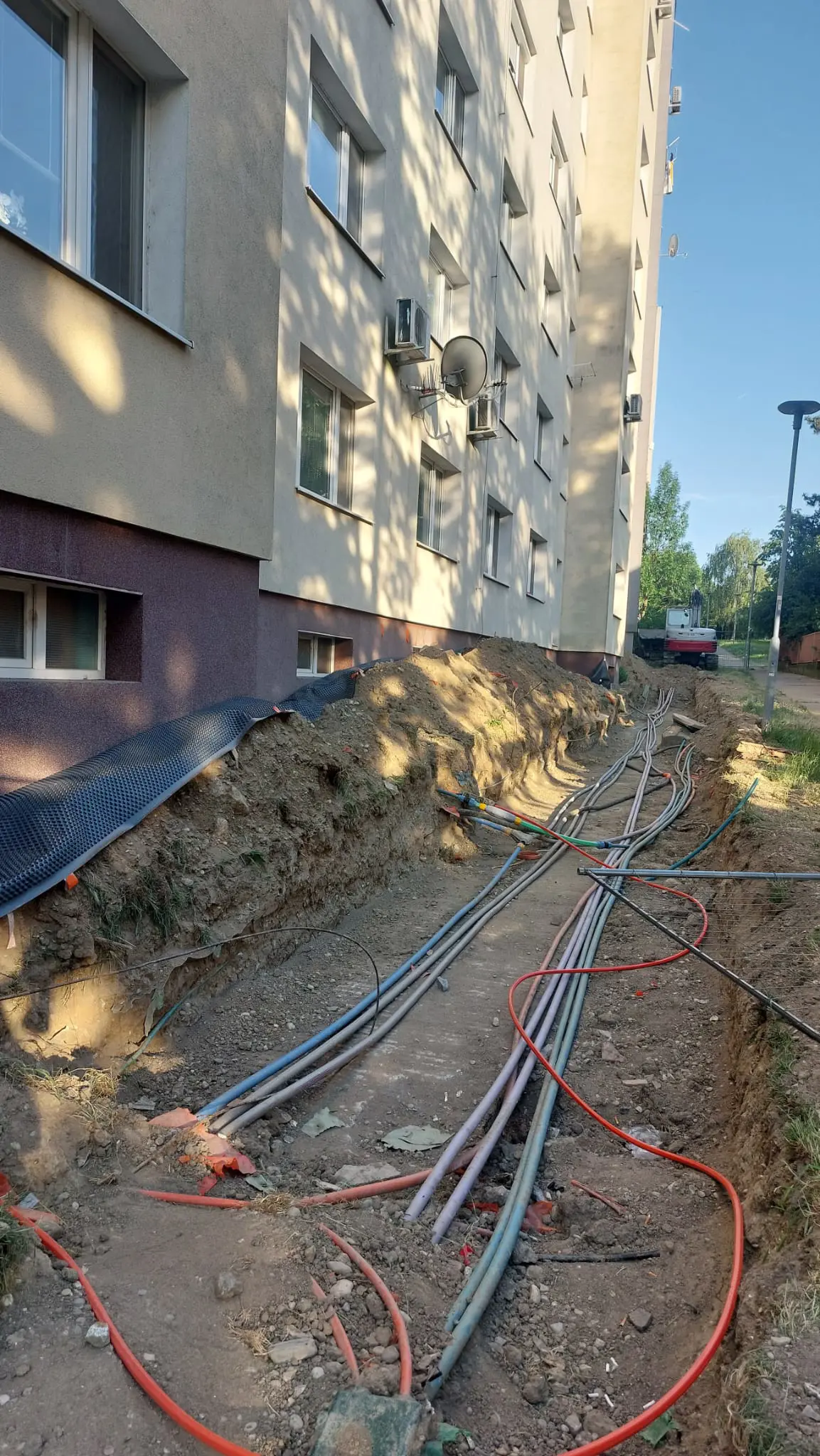 Výmena rozvodov tepla a teplej vody v Lamači pokračuje ďalšou fázou